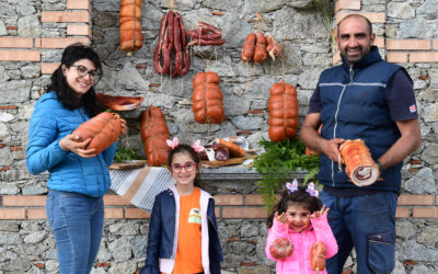 Dal suino nero calabrese allevato allo stato semi brado la grandissima qualità dei salumi. Azienda Arcuri Castagna (CZ)